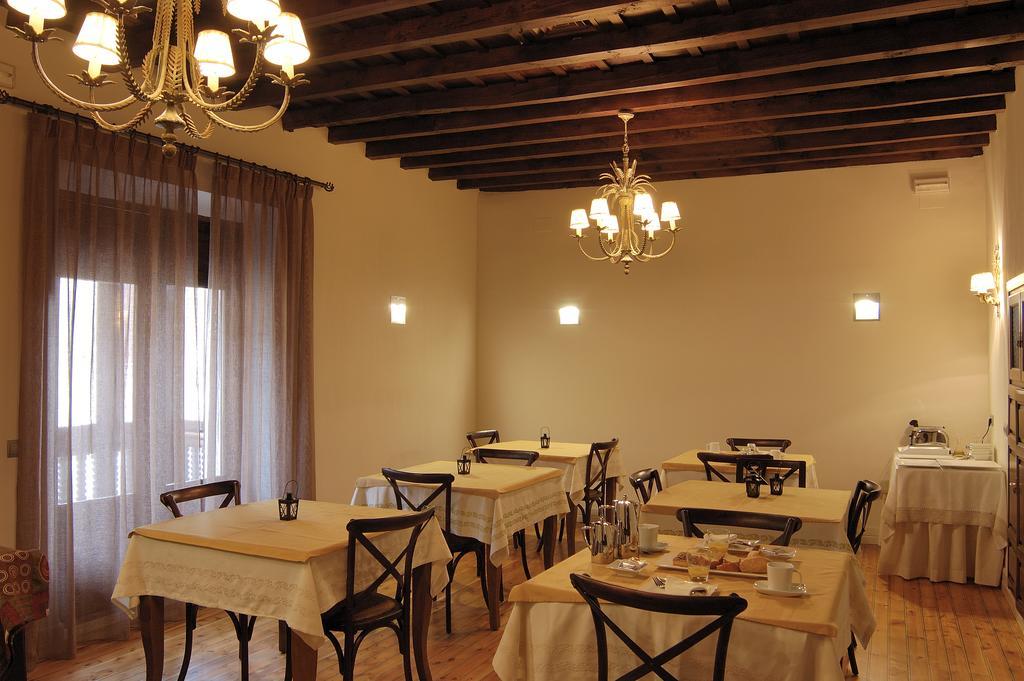 Casa Rural La Botica Оропеса Экстерьер фото